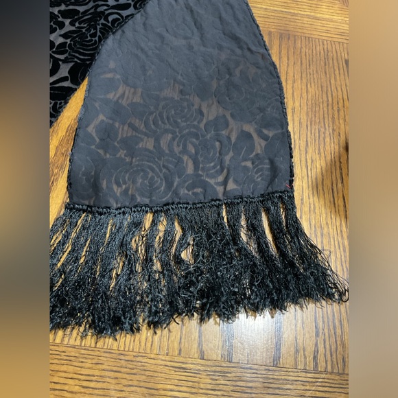 Pretty burnout scarf with fringe - Picture 8 of 8